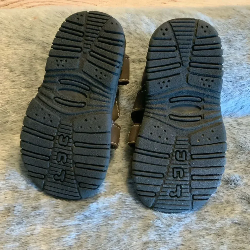 Kids Brown Fishermen Sandals Size 4